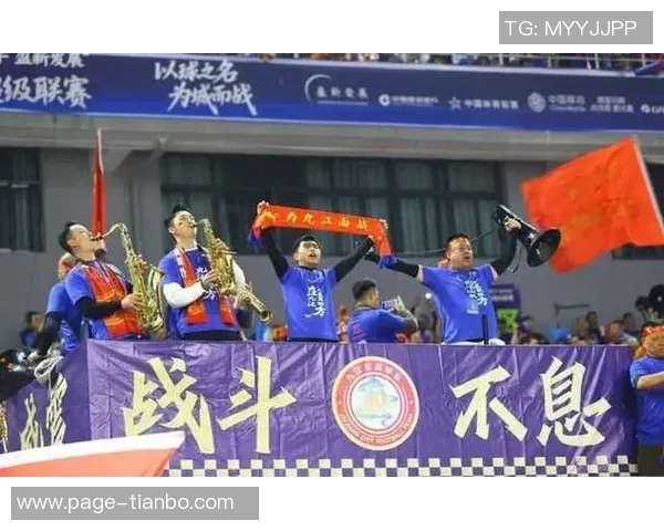 吾米提江：奖杯见证奋斗历程为本赛季联赛画上圆满句号